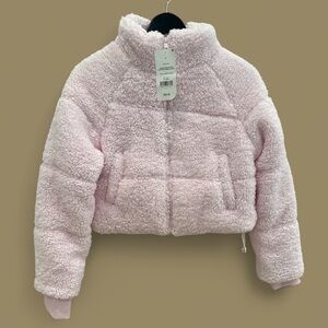 Brand new and never been worn. Cotton On
The Mother Puffer Cropped Sherpa Jacket
